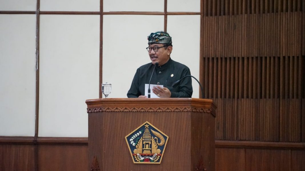 Hadiri Peringatan Hari Penyiaran Nasional, Wagub Cok Ace Minta Lembaga Penyiaran Lebih Mengedukasi