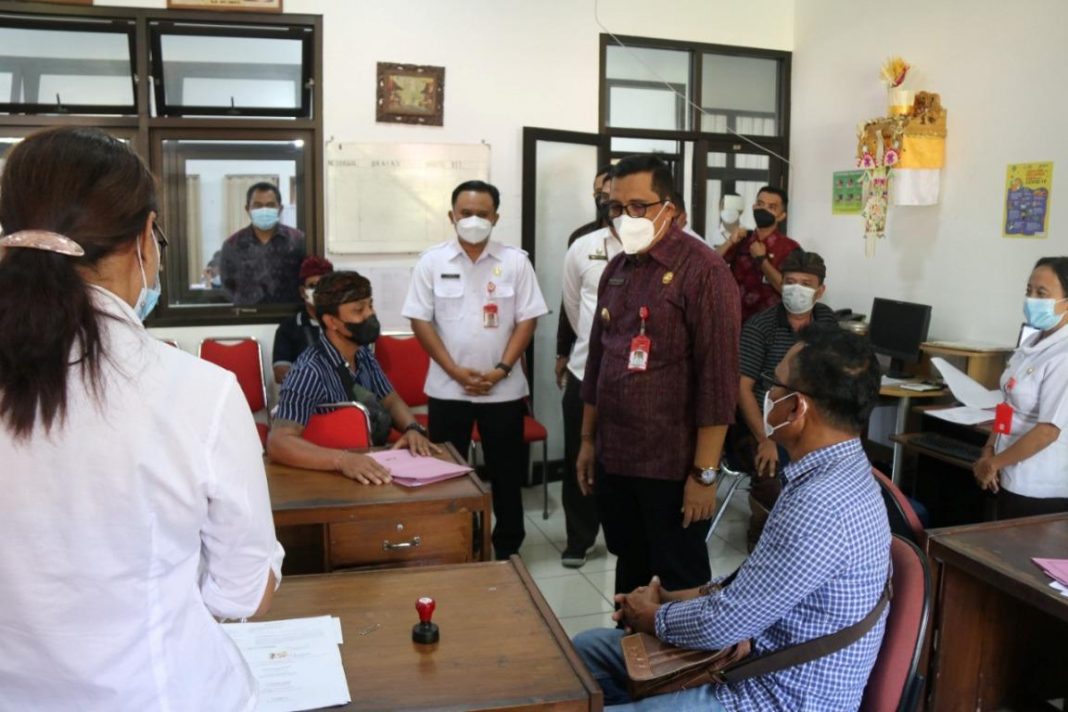 Sidak Pegawai, Ini yang Dilakukan Bupati Tabanan