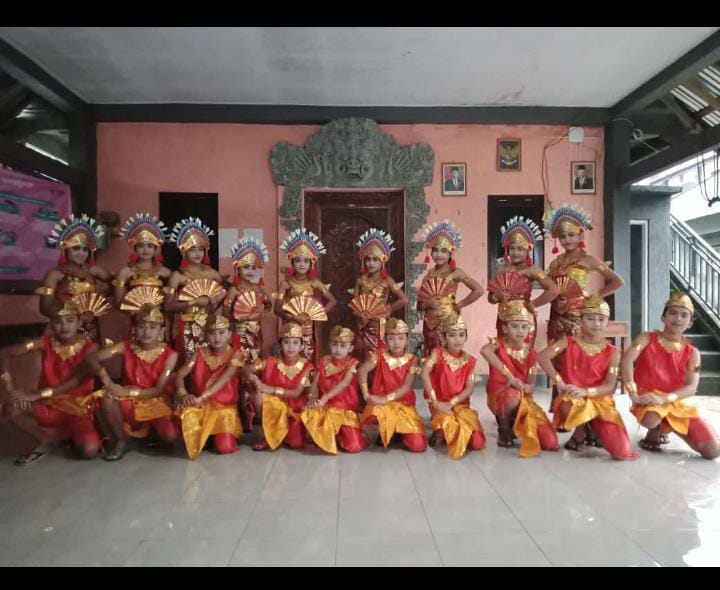 Unik, Janger Lemukih Dipentaskan Sesudah Sandikala