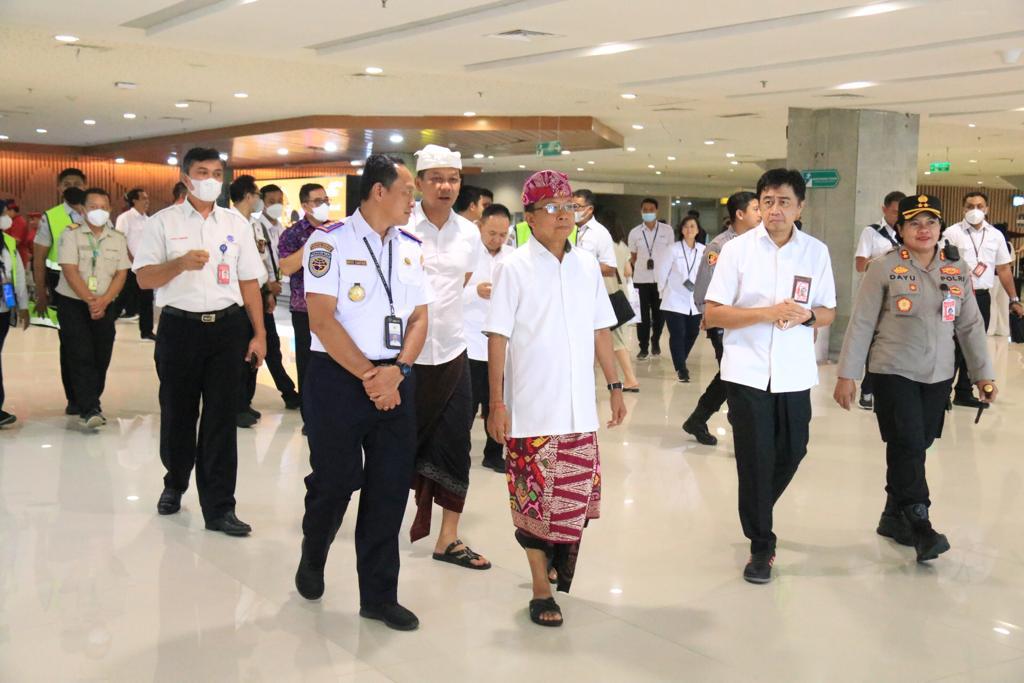 Gubernur Bali Ceck Kondisi Bandara dan Kesenian Mural di Airpot Ngurah Rai