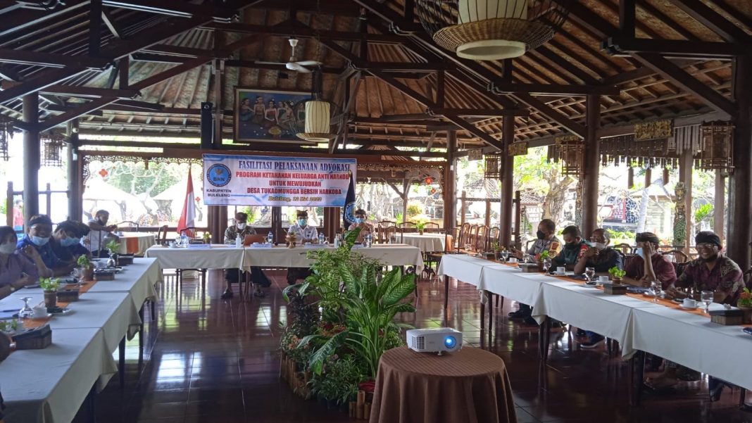 Wujudkan Desa Bersinar, BNNK Buleleng Ajak Desa Tukadmungga Perangi Narkoba