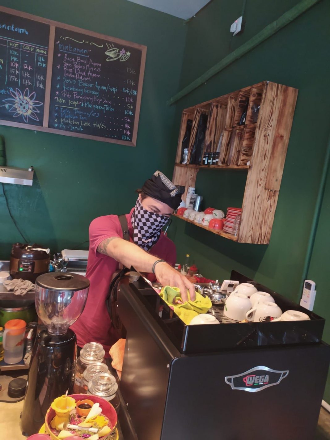 “Kopi Pasar” Konsep Minimalis, Omzet Capai Puluhan Juta