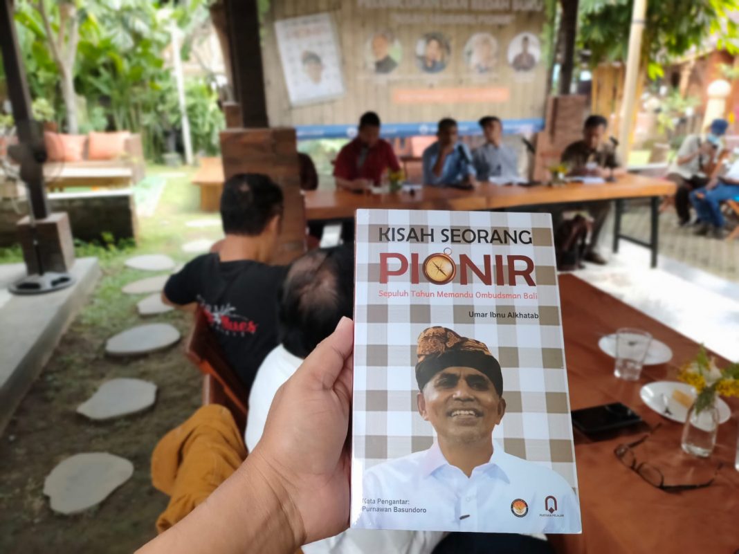 Pionir Ombudsman Bali, Umar Ibnu Alkhatab Luncurkan Buku