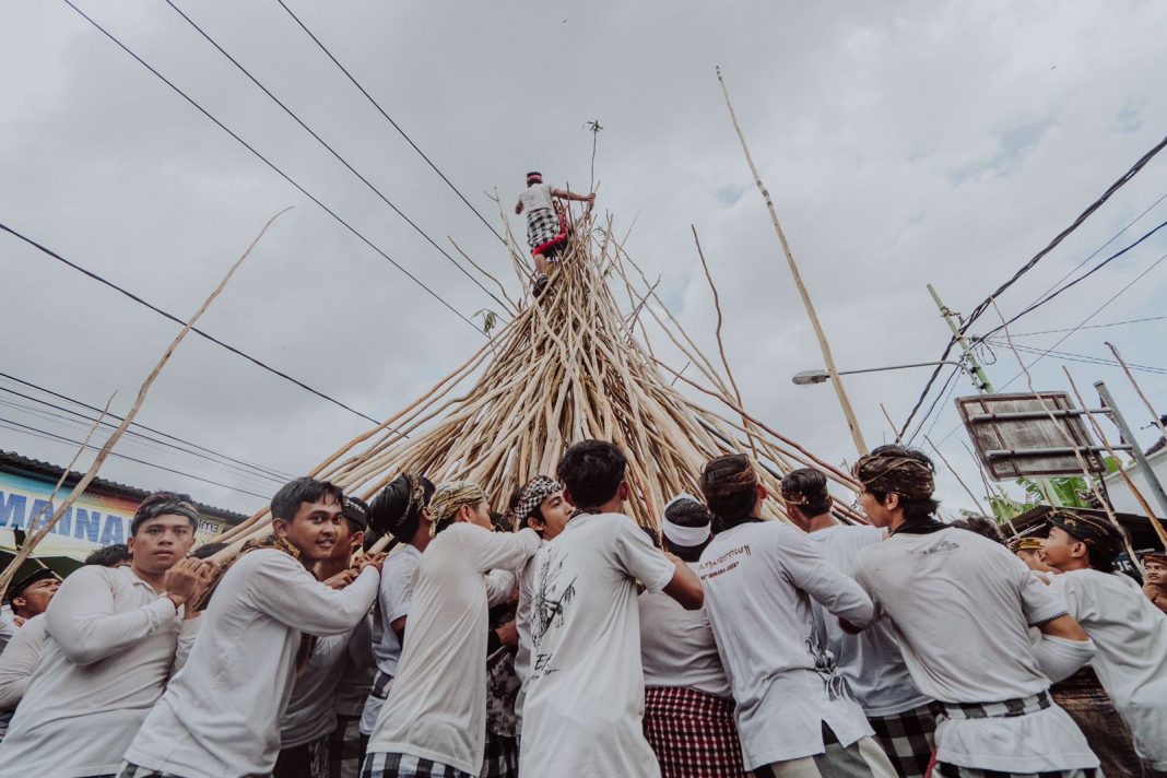 Mekotek, Tradisi Unik dari Bali Masuk dalam Rangkaian Ruwatan Nusantara