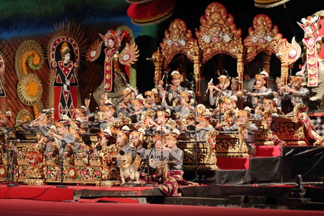 Penampilan Tiga Sekeha Gong Buleleng Undang Decak Kagum Ribuan Penonton