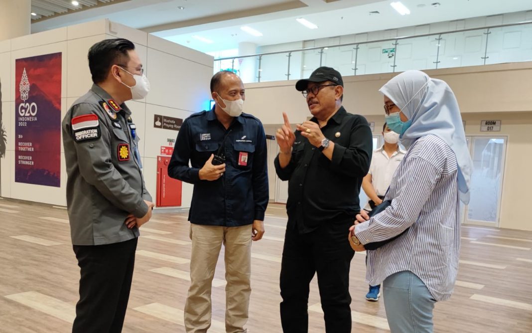 Respon Keluhan Wisatawan Asing, Wagub Cok Ace Cek Langsung Terminal Kedatangan Internasional