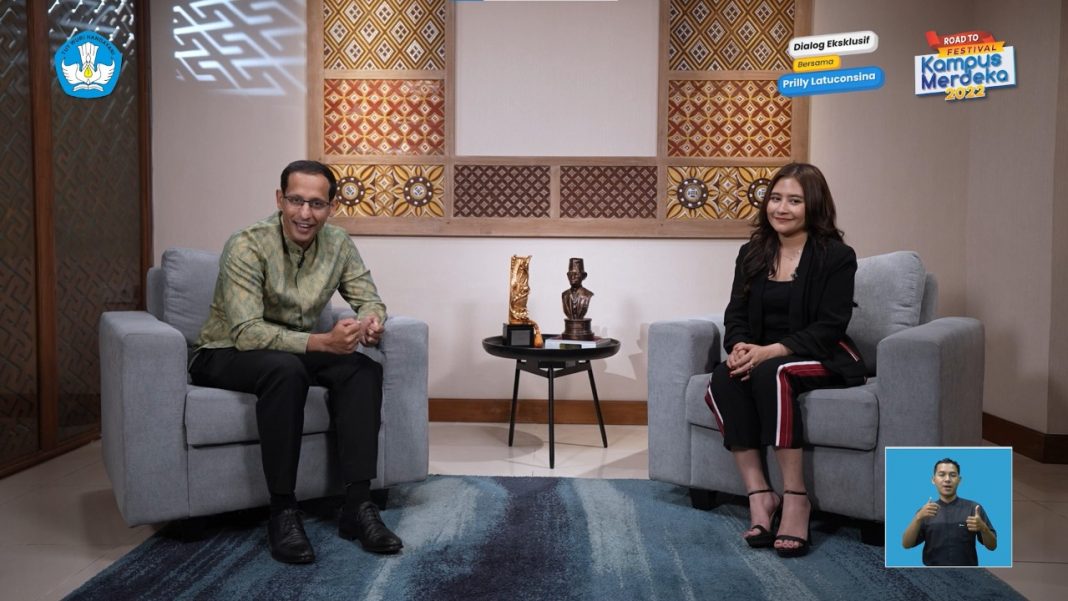 Yuk, Simak Apa Kata Prilly Latuconsina tentang Pentingnya Belajar di Luar Kelas!