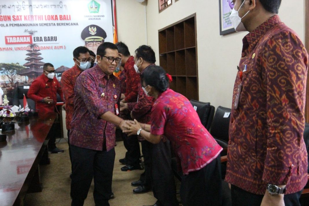 Lantik Pejabat Pratama, Administrator dan Pengawas, Bupati Sanjaya Harapkan Pelayanan Yang Lebih Baik