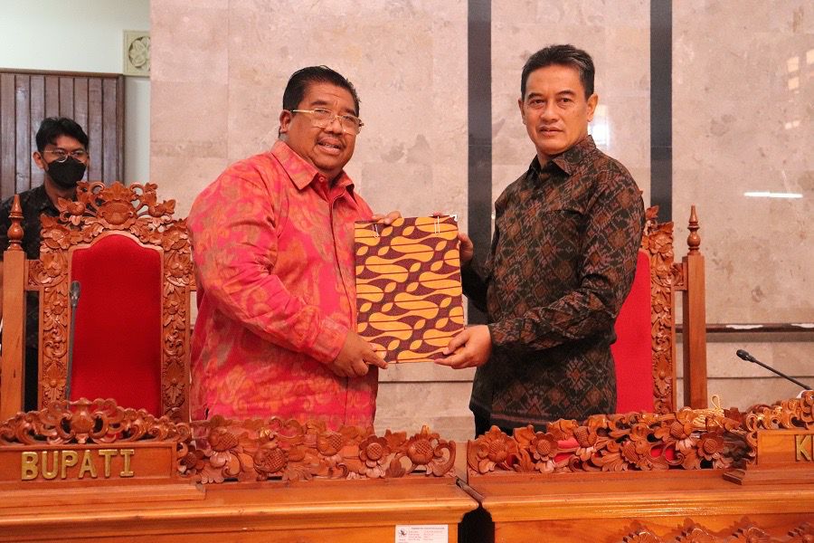 Sepakat, Tiga Ranperda Ditetapkan Menjadi Perda