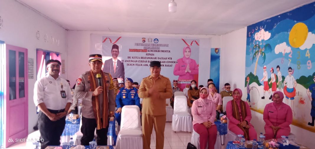 Kemendikbudristek Bersama Polda NTB Luncurkan Sekolah Satu Atap di Teluk Gok Sekotong NTB