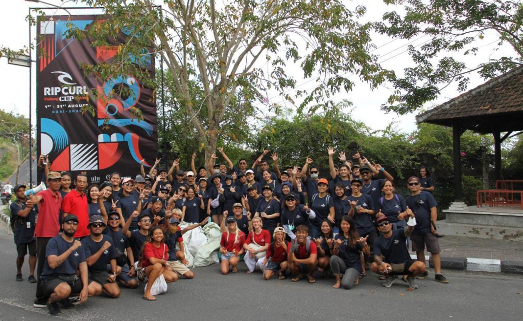 Upacara Pembukaan Rip Curl Cup Padang Padang 2022, 16 Peserta Undangan Diperkenalkan