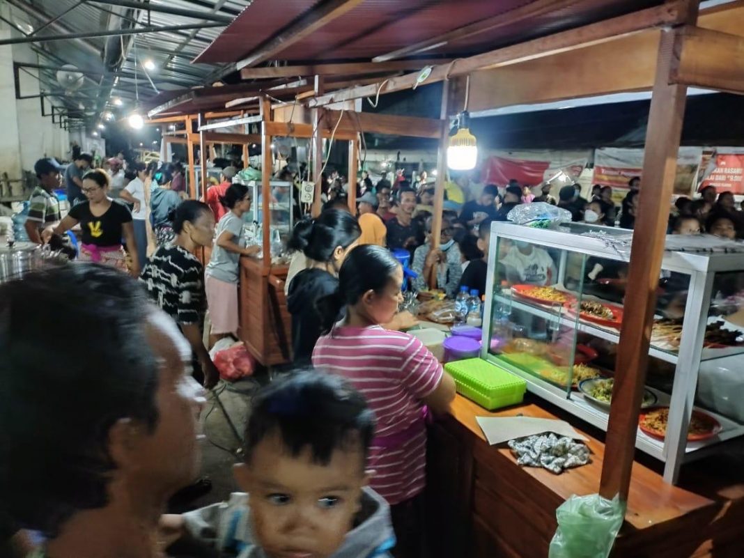 Jaga Ketahanan Pangan dan Pemulihan Ekonomi Masyarakat, Pemdes Sangsit Serahkan Rombong