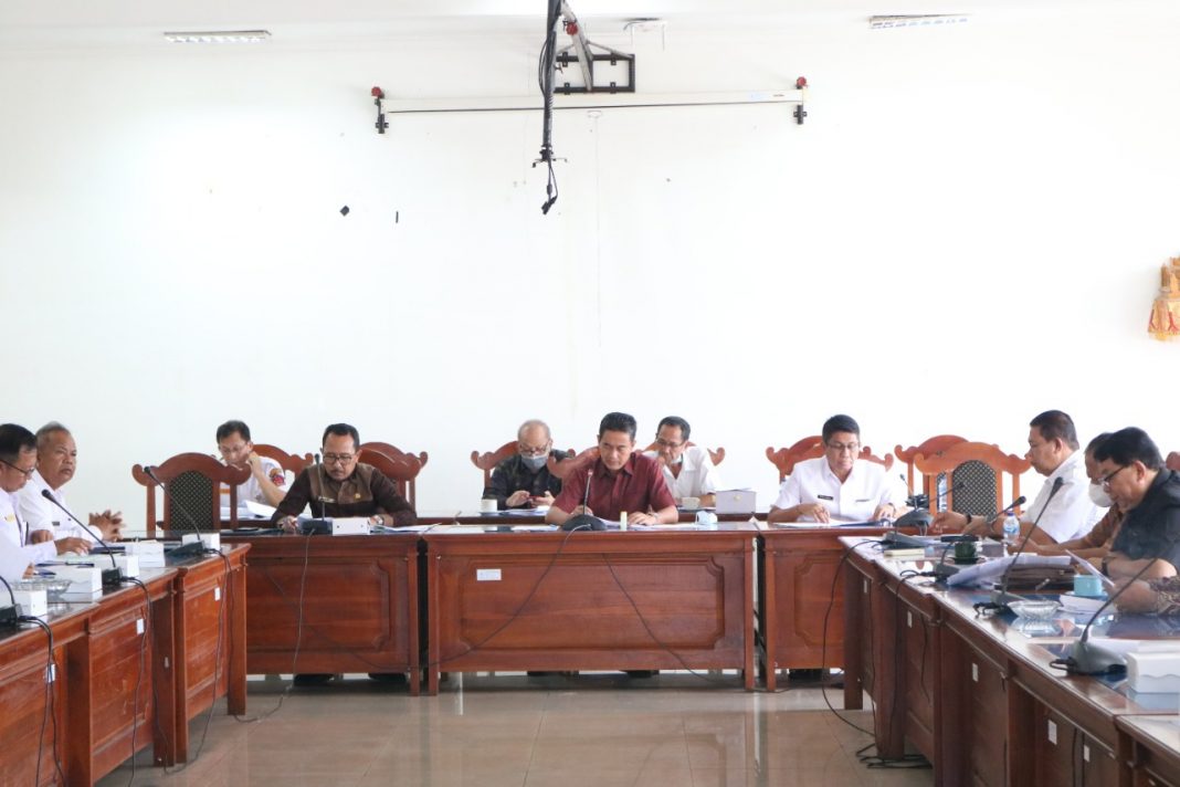 Dewan Gelar Rapat KUA PPAS Bersama TAPD Buleleng