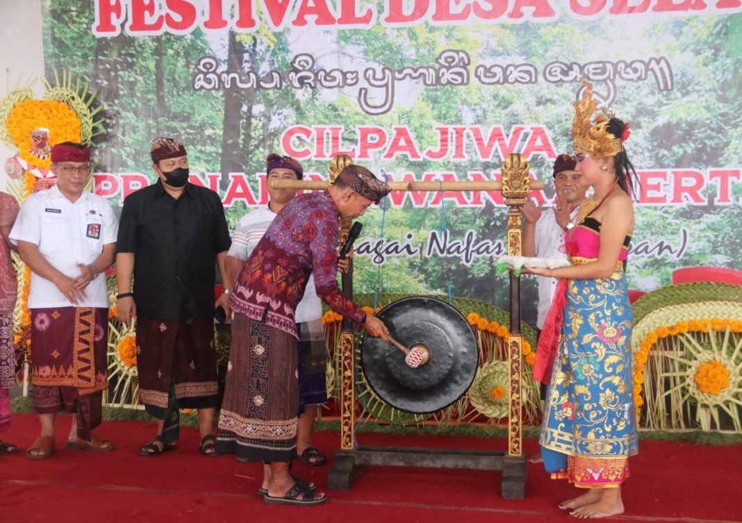 Resmi Dibuka, Festival Desa Selat Diharapkan Mampu Rangsang Generasi Muda Lestarikan Seni dan Budaya