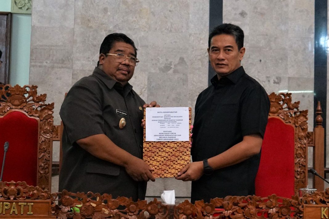 Bupati Suradnyana Tandatangani Kesepakatan KUA-PPAS APBD 2023 Bersama DPRD