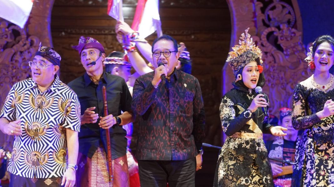 Wagub Cok Ace Apresiasi Kolaborasi Musik Keroncong dengan Gamelan Bali