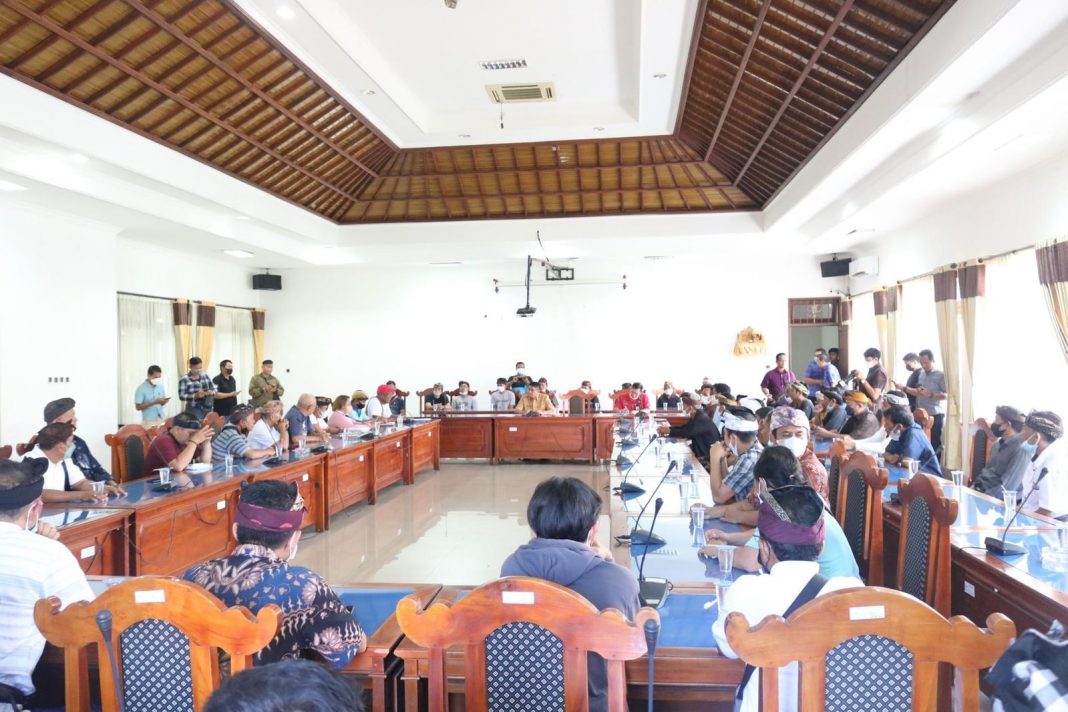 Debitur Dari Berbagai Bank Mohon Dukungan DPRD Buleleng Untuk Dapat Dimediasi