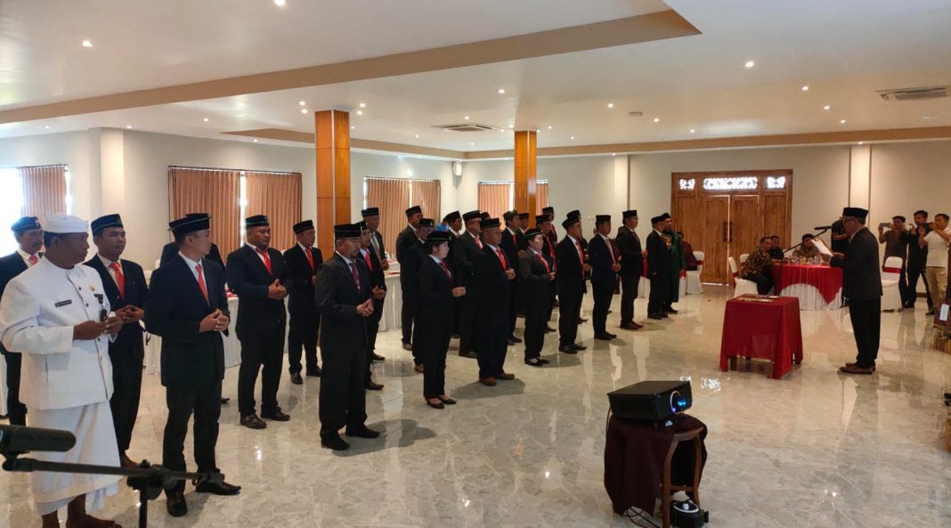 Persiapan Pemilu 2024, Ketua Bawaslu Buleleng Lantik 27 Panwascam