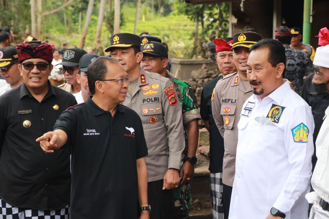 Gubernur Koster Dan Kapolda Bali Tinjau 3 Lokasi Bencana di Tabanan