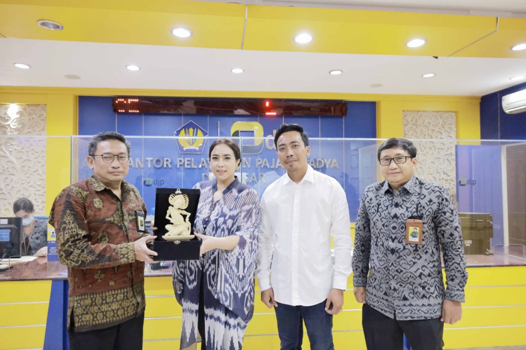 Terima Penghargaan, Maharani Kemala Ajak Wajib Pajak Taat Pajak