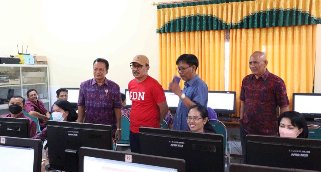 Sekda Buleleng Tinjau Pelaksanaan Seleksi PPPK Guru Tahun 2022