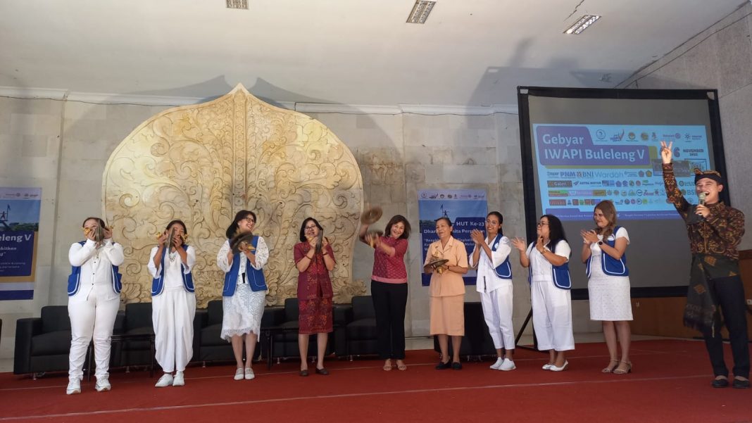 Memperkenalkan Produk UMKM Buleleng IWAPI Gelar Gebyar IWAPI Buleleng V