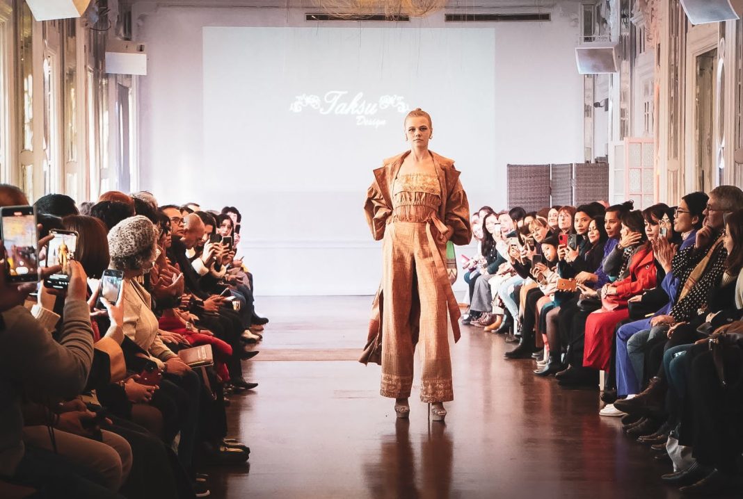 DIOR Puji ENDEK BALI