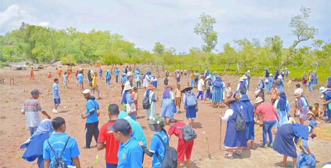 Wabup Belu Apresiasi Gerakan Tanam Anakan Cendana Para Suster di Sepanjang Motaain Batas RI-RDTL