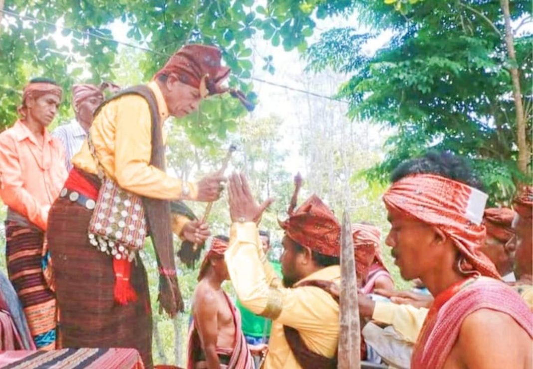 Hadiri Pengukuhan Nai Ekin, Ini Harapan Wabup Alo Haleserens!