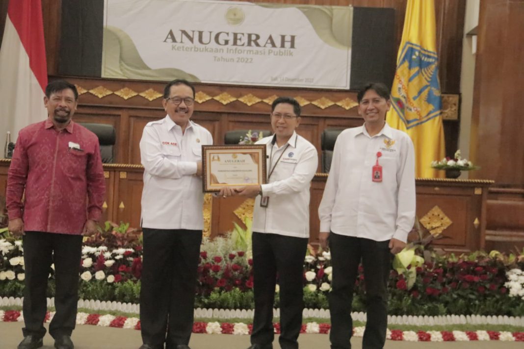 Penghujung Tahun, Pemkab Buleleng Torehkan Prestasi Raih Posisi Ketiga Badan Publik Informatif