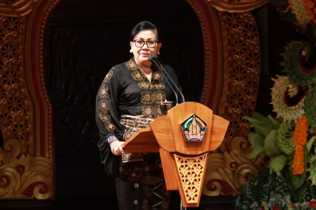 Putri Koster Menutup Pameran IKM Bali Bangkit Tahap 9 Sekaligus Membuka Pameran IKM Bali Bangkit Tahap 10