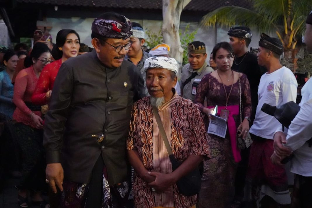 Wagub Cok Ace Buka Acara Peringatan Seribu Tahun Prasasti Baturan