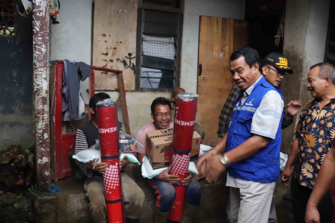 Jelang Tahun Baru, Penjabat Bupati Buleleng Tinjau Langsung Korban Bencana Longsor di Desa Madenan