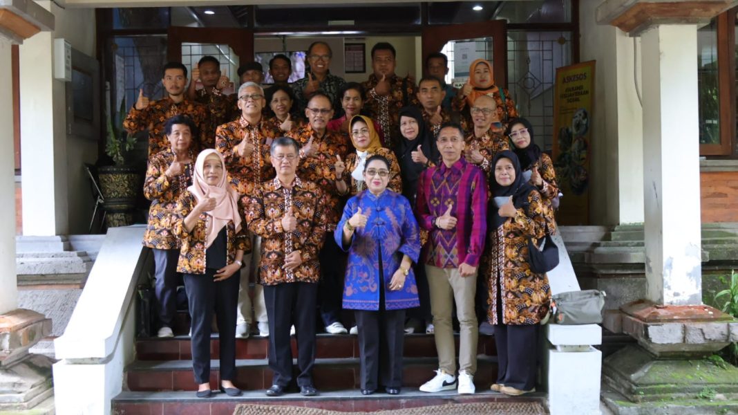 Ny. Cok Ace Terima Kunjungan BK3S Yogyakarta