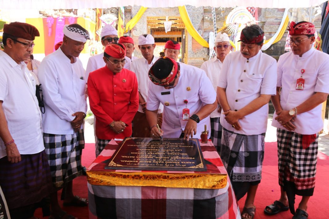 Bupati Sanjaya Resmikan Jalan Bung Karno Sepanjang 1.400 Meter di Desa Pujungan