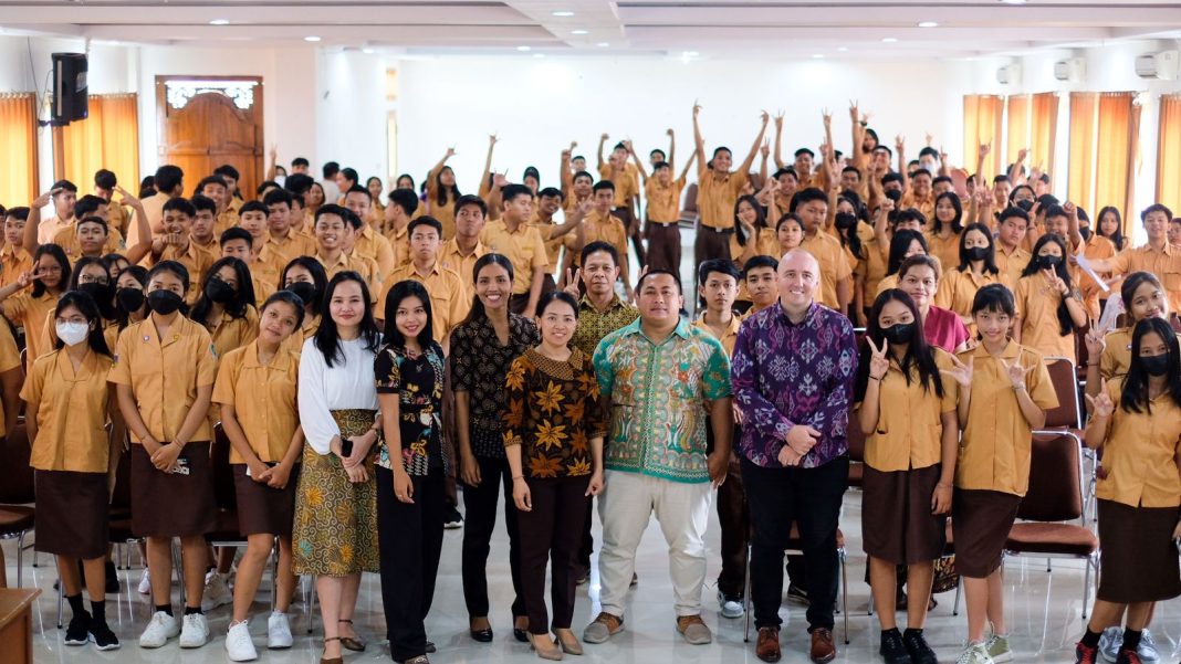 Cross Hotels & Resorts Indonesia dan SMK Triatma Jaya Badung Wujudkan Program Link & Match