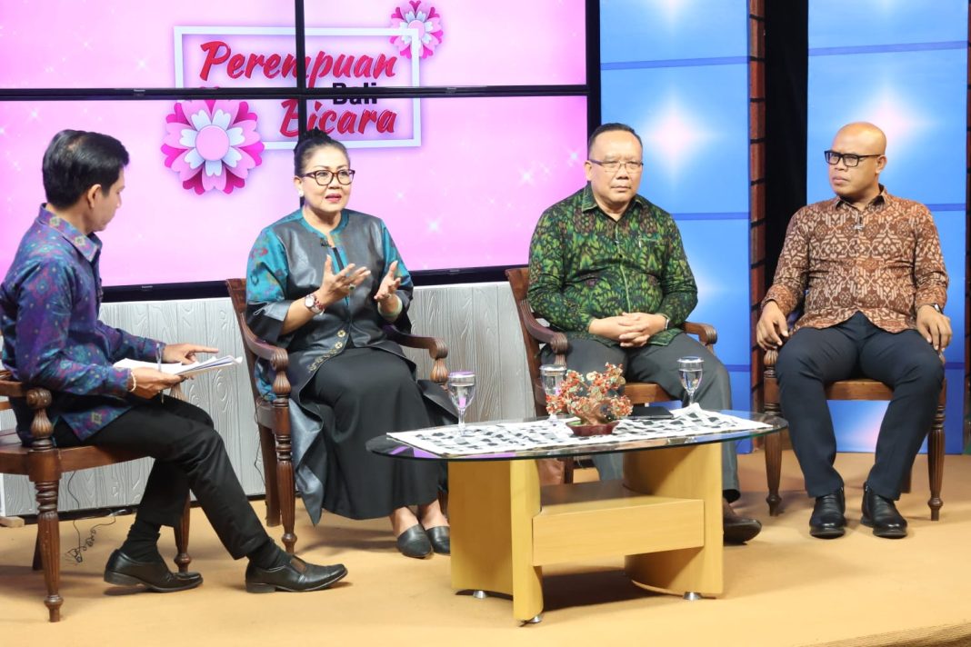 Jadi Narasumber Ditalkshow Perempuan Bali Bicara, Ini Pesan Ny. Putri Koster!