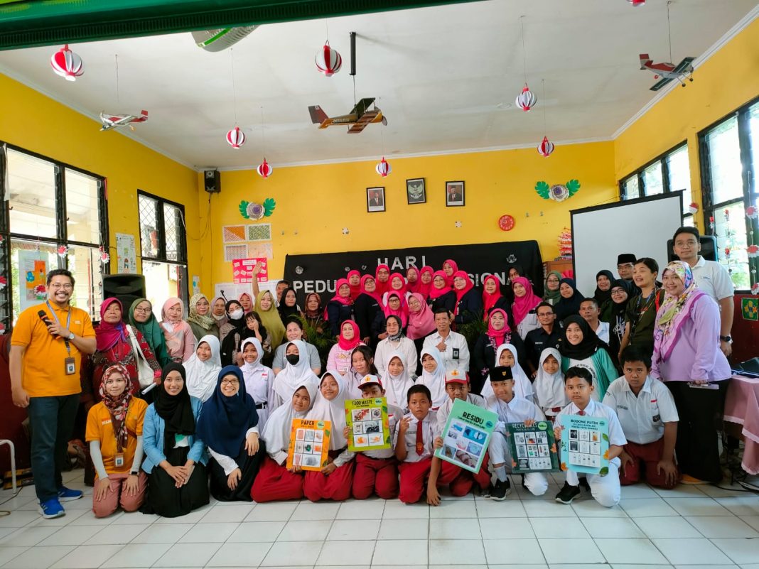 Perkuat Karakter Pelajar Pancasila, Kemendikbudristek Gelar Aksi Peduli Sampah Bersama Siswa Inklusi