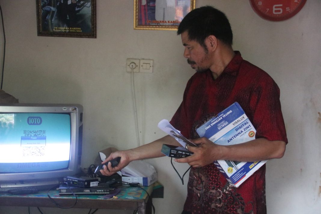 Masyarakat Kecamatan Tejakula Antusias Menyambut Migrasi TV Digital