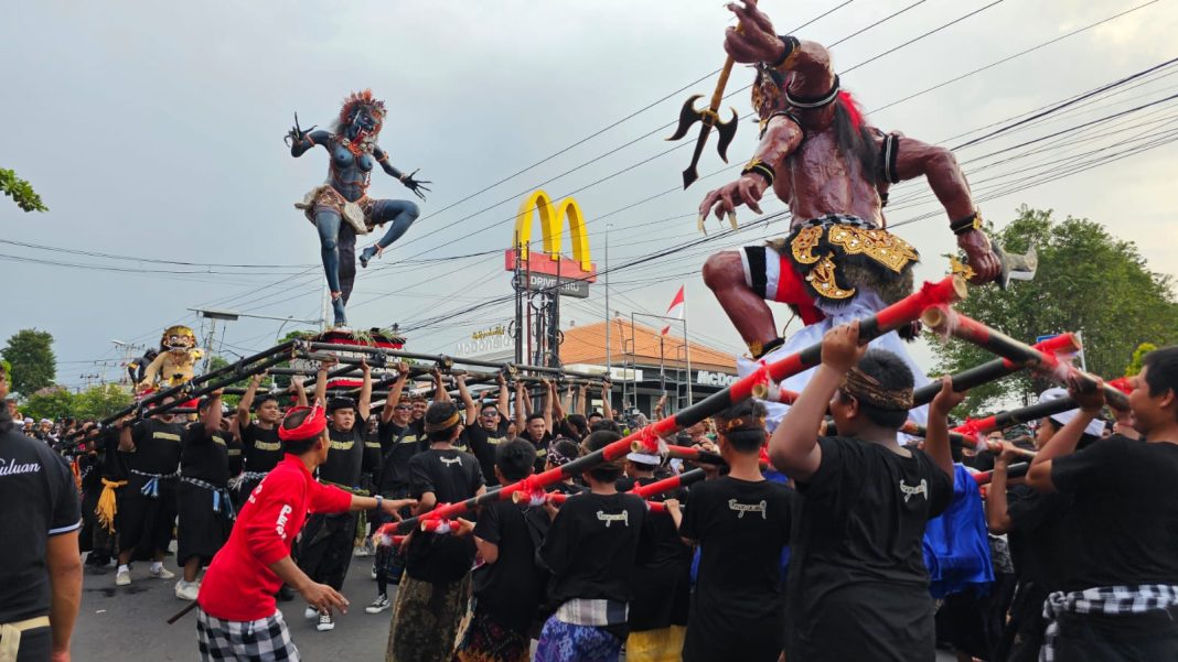 Sehari Jelang Nyepi, 1180 Ogoh-Ogoh Diarak di Buleleng