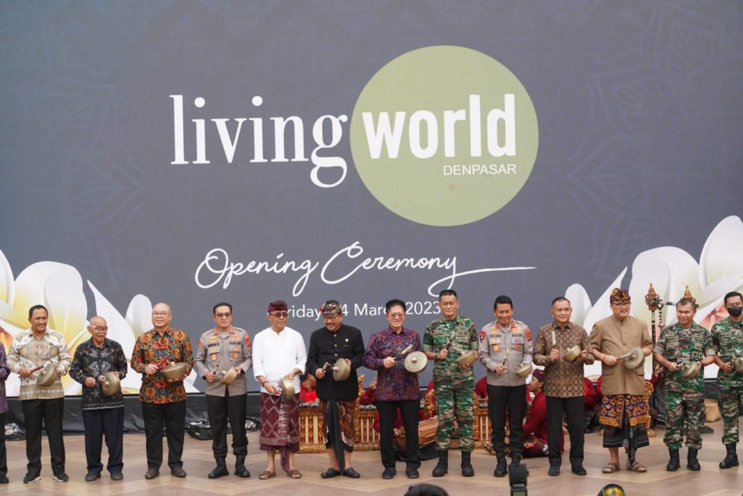 Living World Mall Resmi Dibuka, Wagub Cok Ace ‘Titip’ UMKM Lokal untuk Bisa Naik Kelas