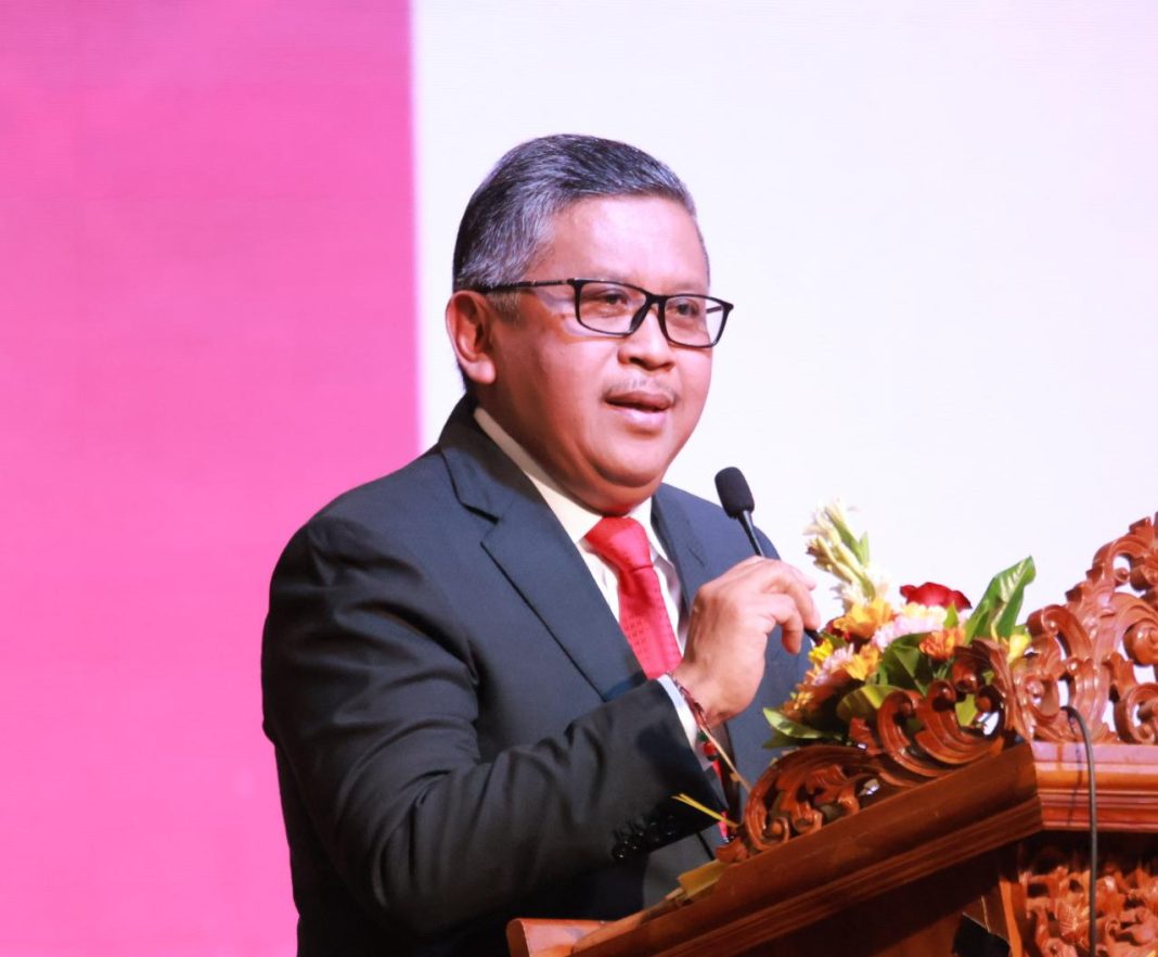 Hasto Kristiyanto Apresiasi Kinerja Gubernur Wayan Koster