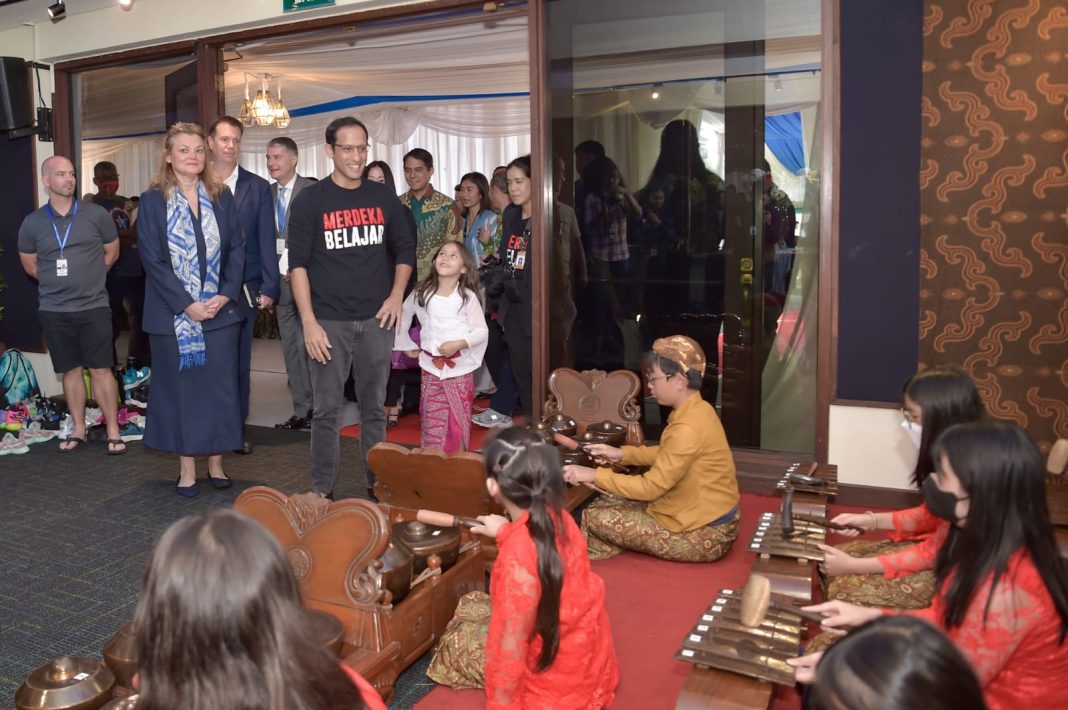 Mendikbudristek Bahas Kurikulum Merdeka dan Literasi Digital di Konferensi Pendidik CS50x Universitas Harvard