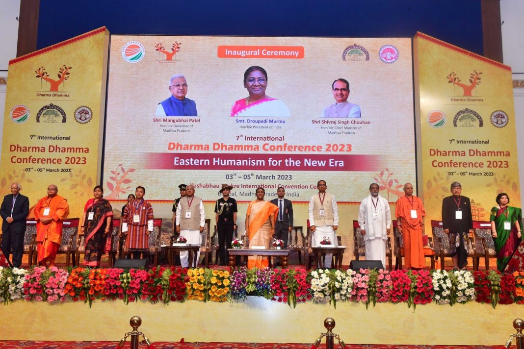 Wagub Cok Ace Jadi Pembicara dalam Konferensi Dharma Dhamma di India