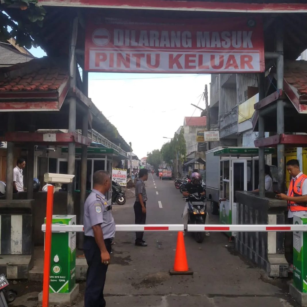 Pasca Diresmikan, Pemkab Buleleng Monitoring E-Parkir Pasar Anyar Singaraja