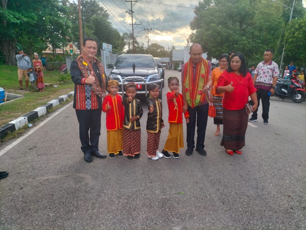 Gelar Pentas Seni Budaya Lokal Peringatan Hardiknas, Bupati Belu Ajak Masyarakat Kembangkan Pendidikan