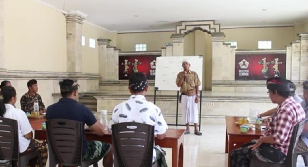 Rumah Bertumbuh Wadah Peningkatan Kapasitas Masyarakat Desa Tembok
