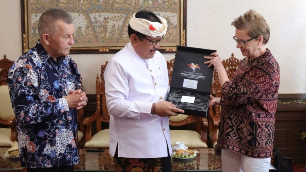 Terima Kunjungan Kehormatan Dubes Polandia, Wagub Cok Ace Apresiasi Pembangunan Mini Indonesia Park Gandeng ISI Denpasar