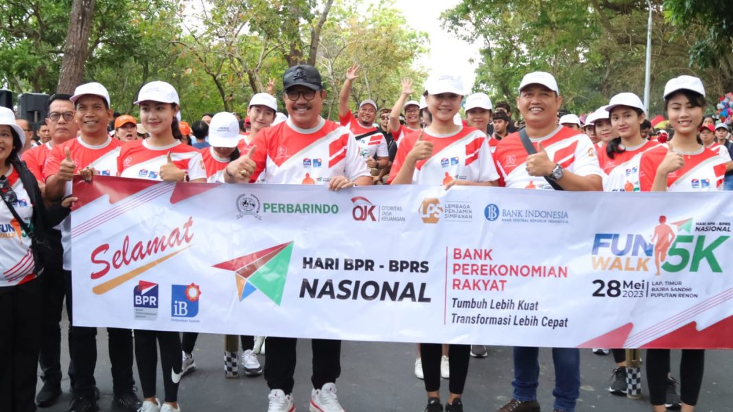 Hadiri Peringatan Hari BPR-BPRS Nasional; Cok Ace Berharap BPR Dapat Menjadi Ujung Tombak Bagi UMKM di Bali
