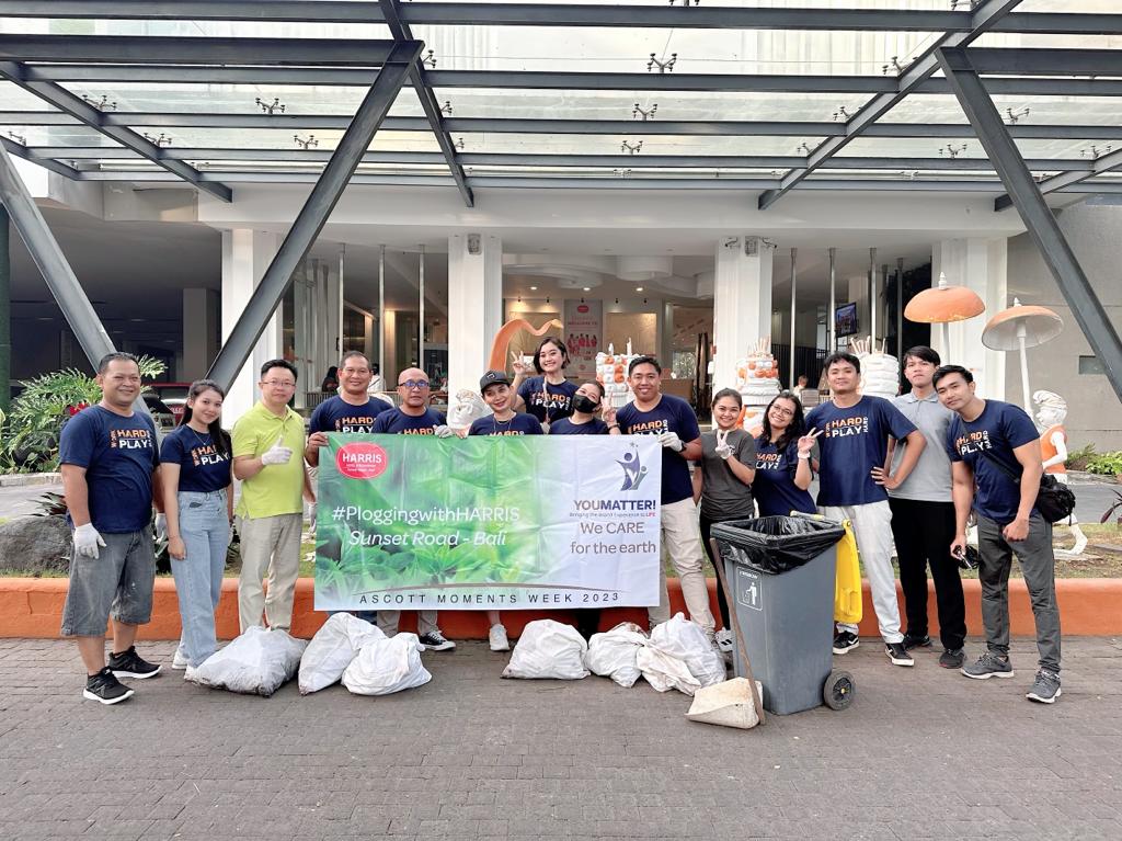 ASCOTT Moment Week 2023, HARRIS Hotel & Residences Sunset Road Bali Gelar Aksi Plogging & Zumba